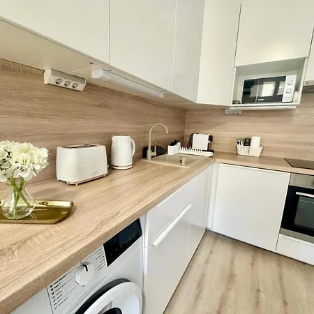 Studio M17 Apartment * Budapest